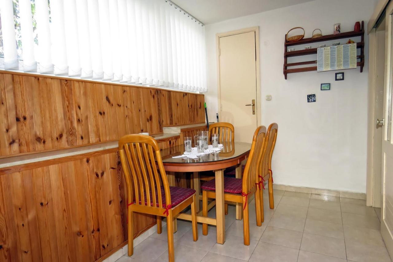 Apartments By The Sea Drasnice, Makarska - 5265 מראה חיצוני תמונה