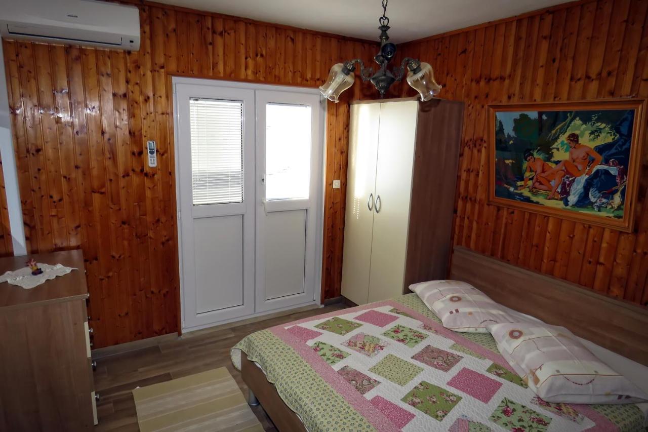 Apartments By The Sea Drasnice, Makarska - 5265 מראה חיצוני תמונה
