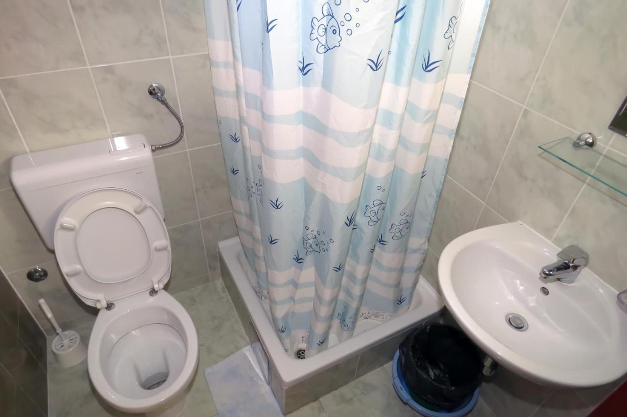 Apartments By The Sea Drasnice, Makarska - 5265 מראה חיצוני תמונה